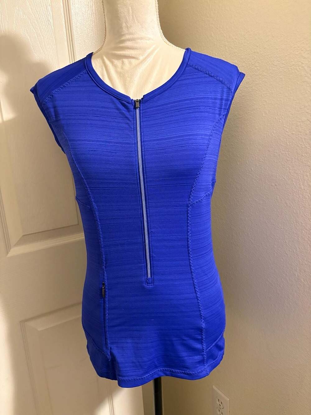 Athleta Pacifica Zip Tank Top Blue Sleeveless Performance Shirt